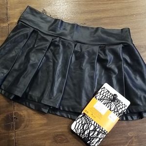 Skirt w/ Fishnets Faux Leather Pleated